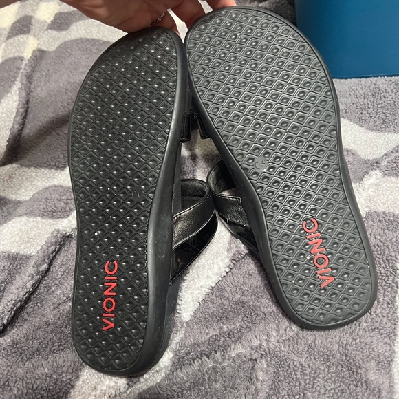 Vionic sandals - Picture 3 of 4